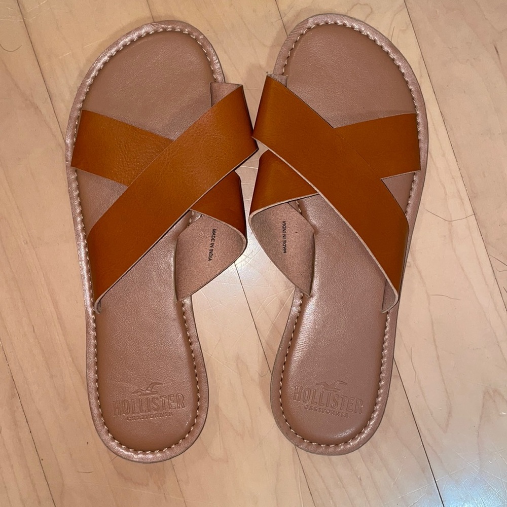 NEVER WORN Hollister Sandals